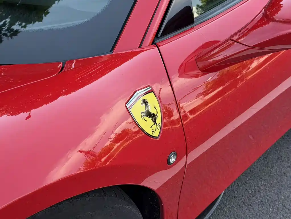 Ferrari F8 2021 — фото 11