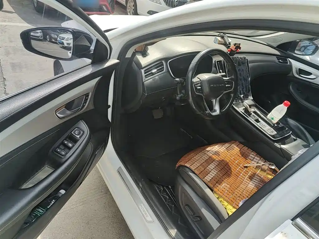 Roewe i6 MAX New Energy 2022 — фото 16