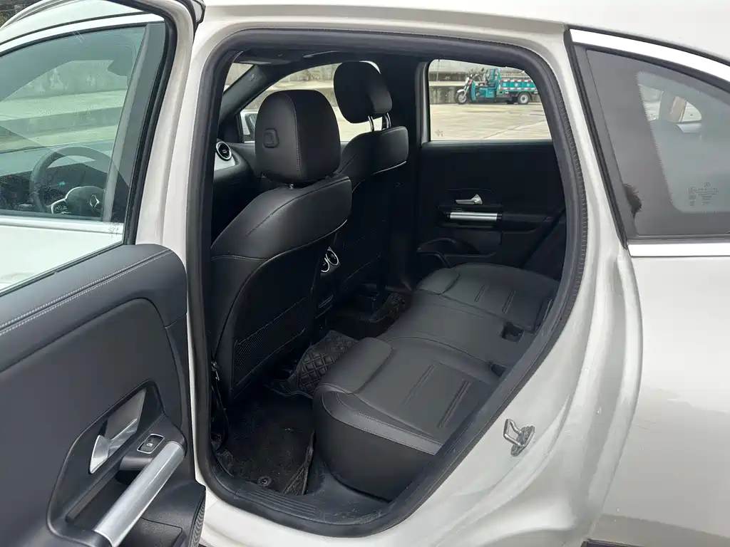 Mercedes-Benz GLA 2023 — фото 5