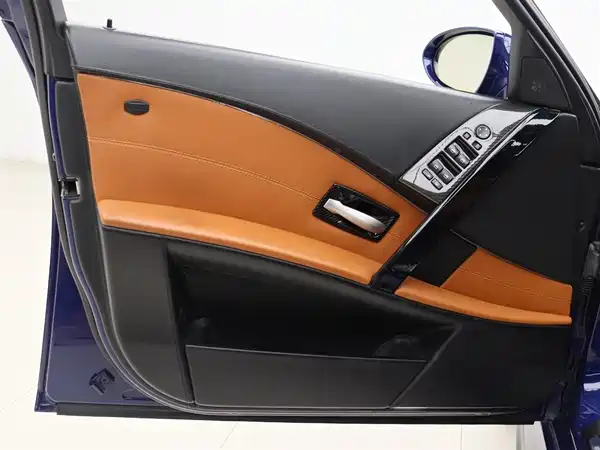 BMW M5 2005