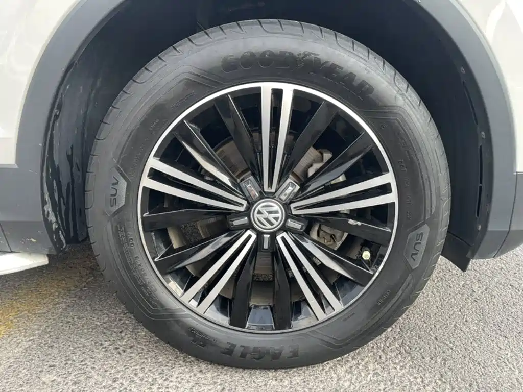 Volkswagen Tiguan L 2020 — фото 14