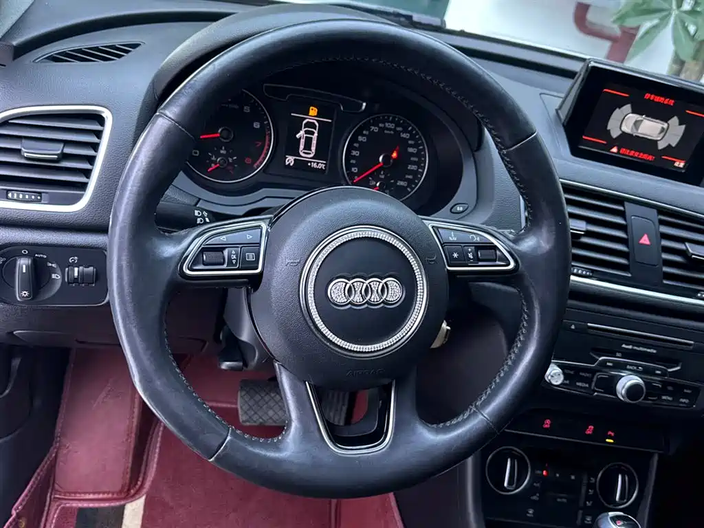 Audi Q3 2019 — фото 14