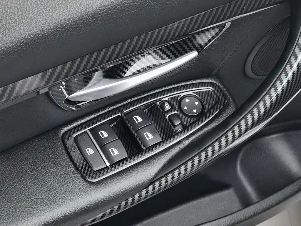 BMW 3 Series 2016 — фото 9