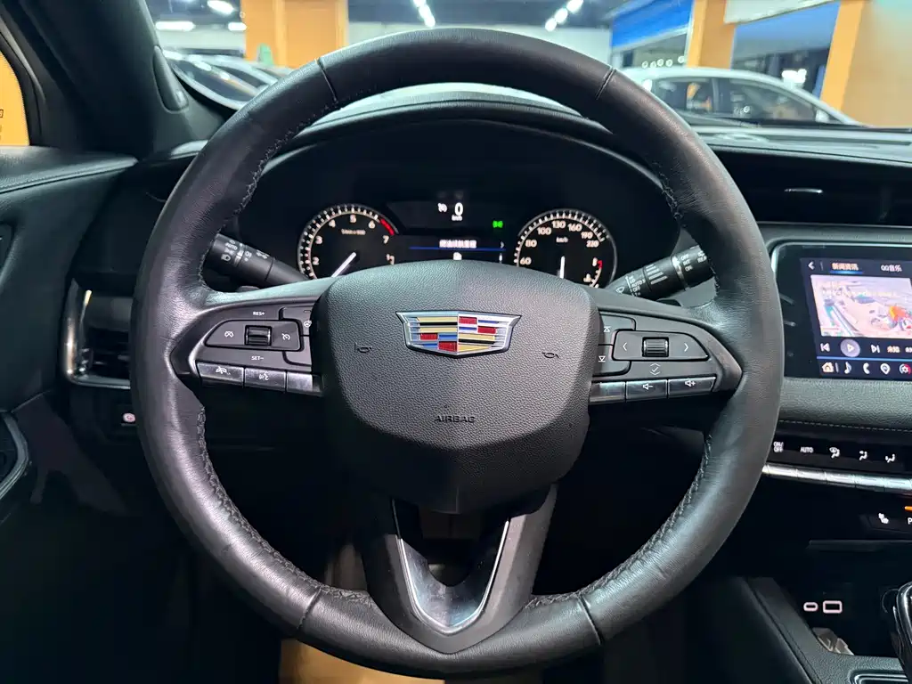 Cadillac XT4 2021 — фото 10