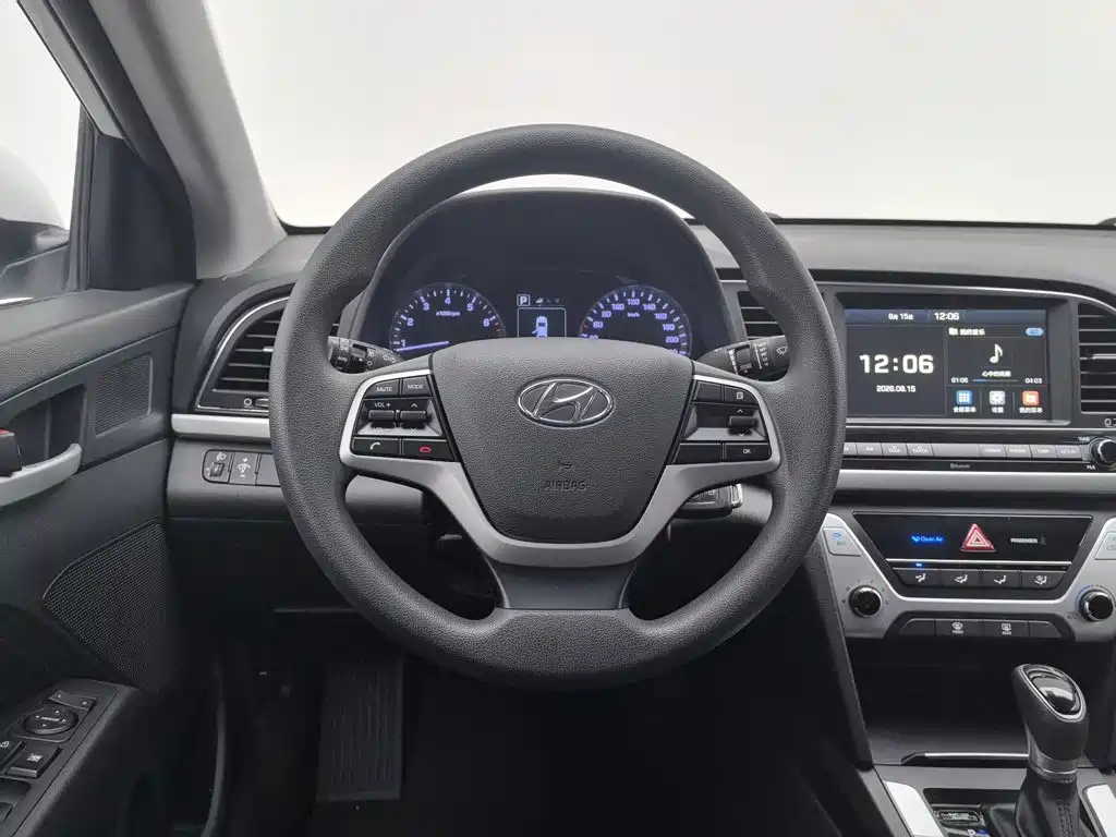 Hyundai Celesta 2016 — фото 11