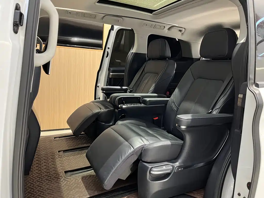 GAC Motor Trumpchi M8 2022 — фото 13