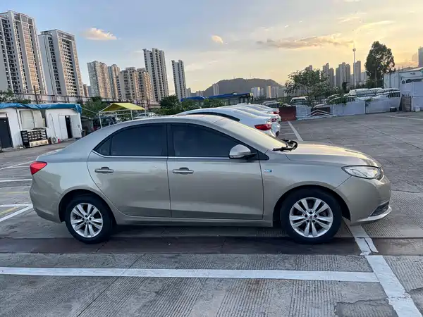 Roewe 360 2017
