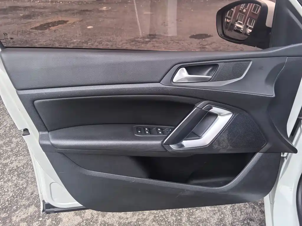 Peugeot 308S 2015 — фото 13