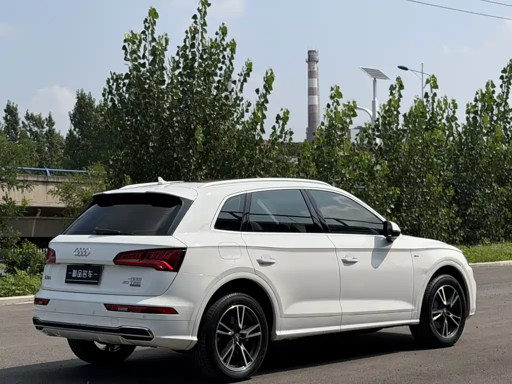 Audi Q5L 2019 — фото 10