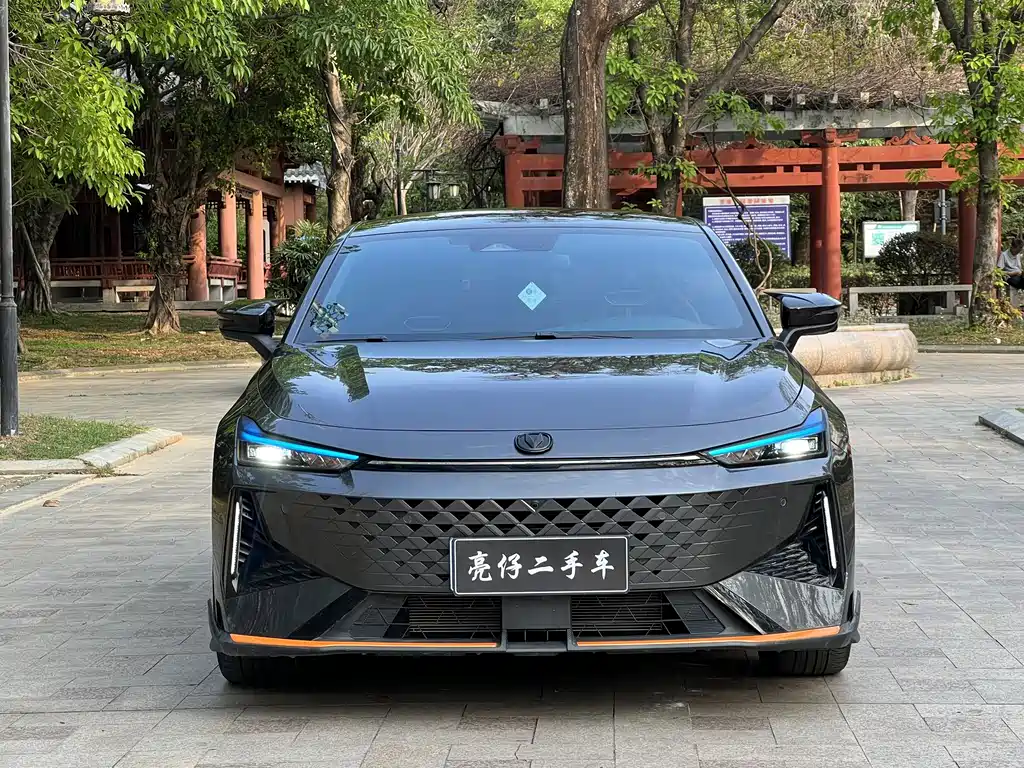 Changan UNI-V 2024 — фото 2