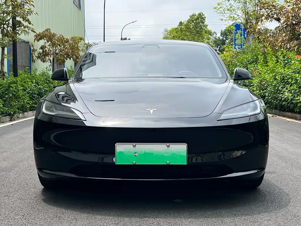 Tesla Model 3 2024 — фото 2