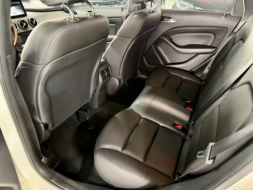Mercedes-Benz B-Class 2016 — фото 9