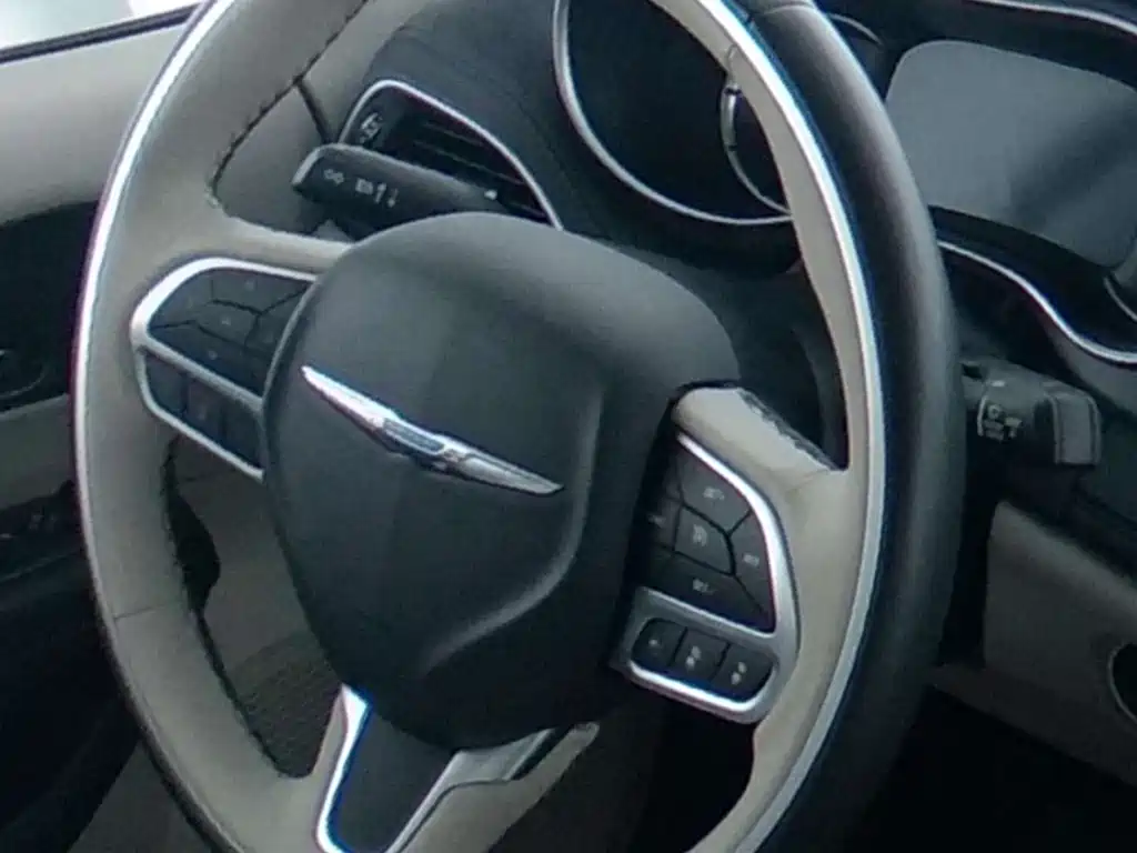 Chrysler Grand Voyager PHEV 2025 — фото 16