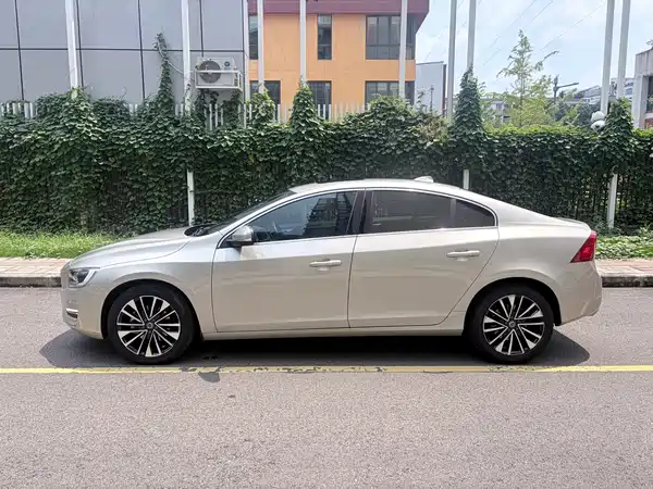 Volvo S60 2019