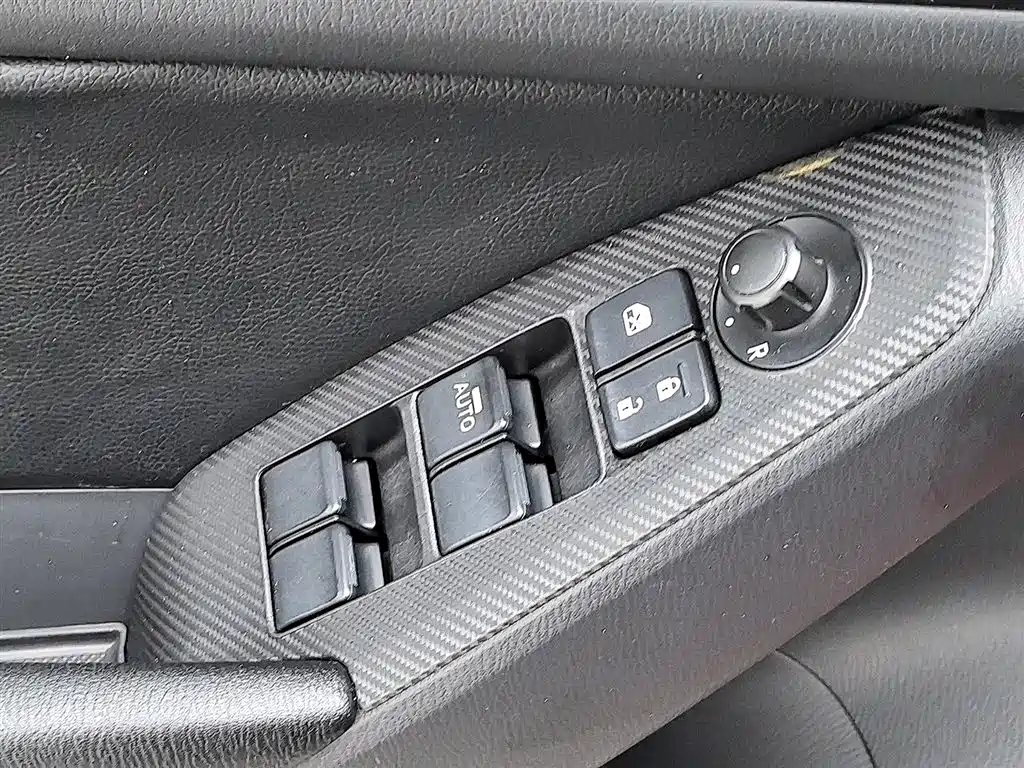 Mazda 3 Axela 2015 — фото 9
