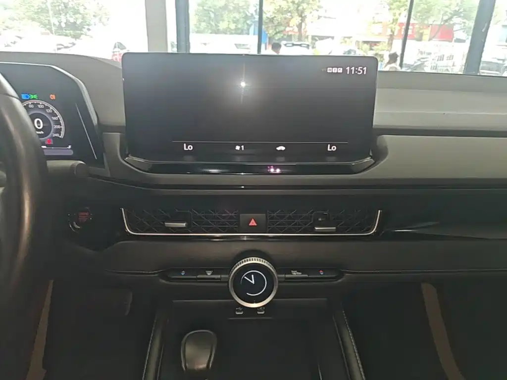 Honda Inspire 2025 — фото 13