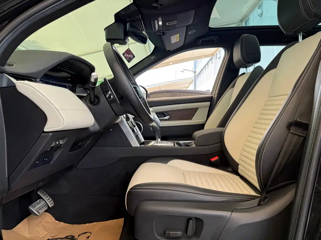 Land Rover Discovery Sport 2023 — фото 9