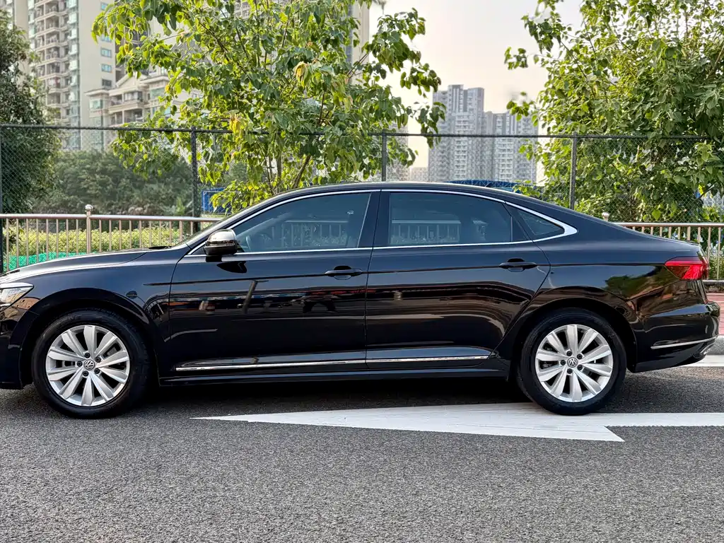 Volkswagen Passat 2020 — фото 14