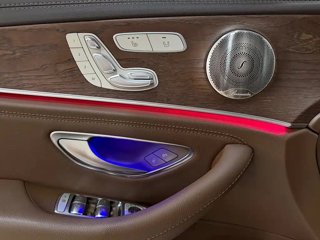 Mercedes-Benz E-Class 2023 — фото 8