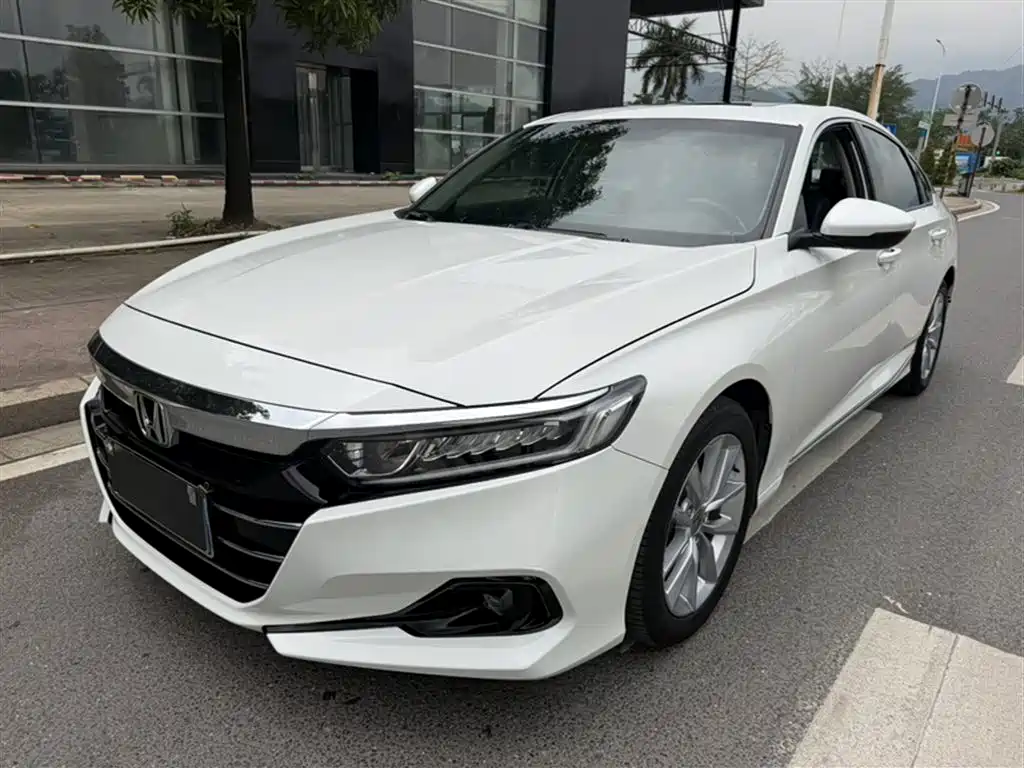 Honda Accord 2023 — фото 1
