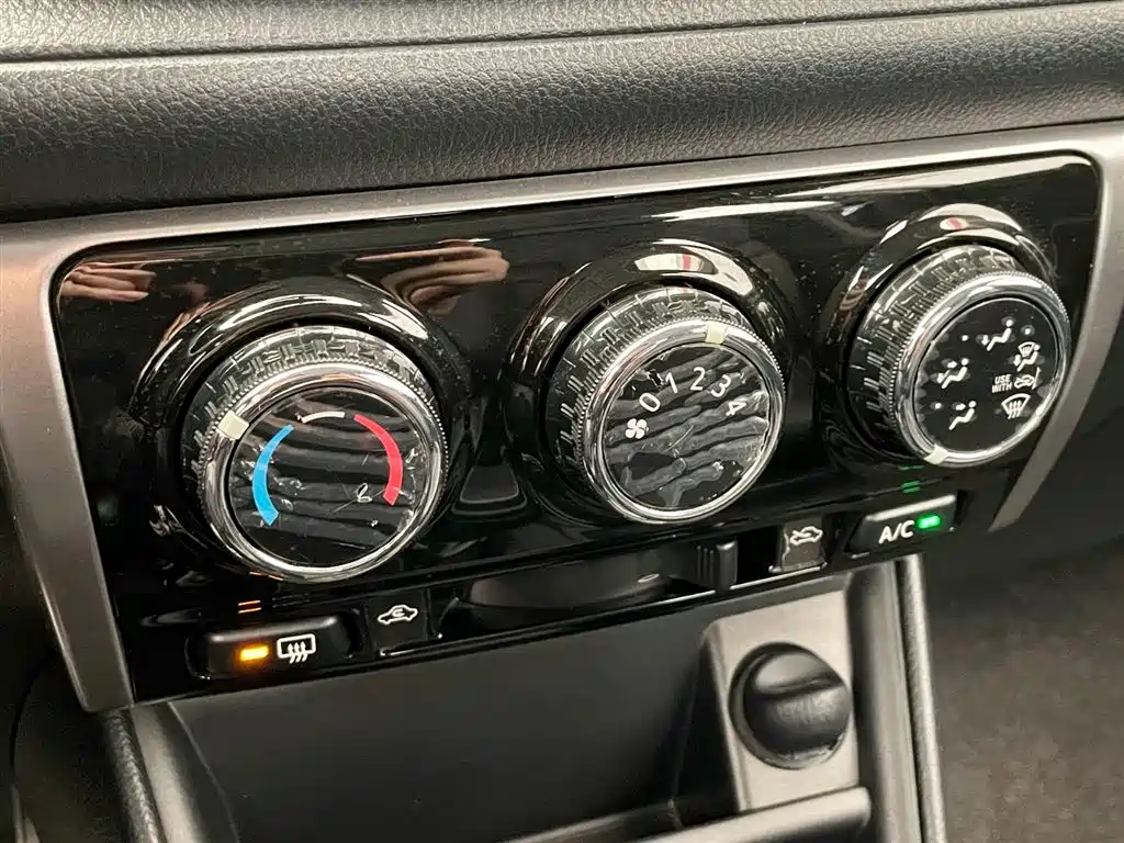 Toyota Yaris L 2021 — фото 11