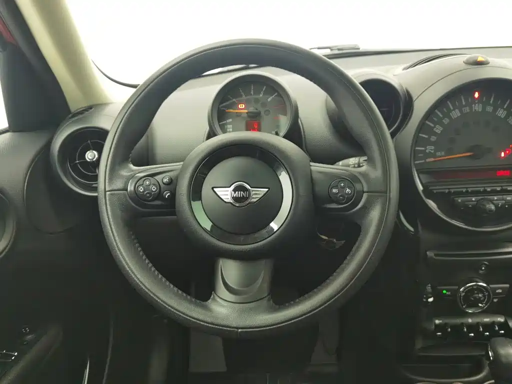 MINI Countryman 2016 — фото 11