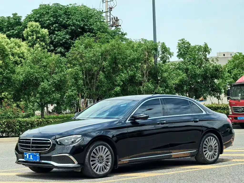 Mercedes-Benz E-Class 2023 — фото 1