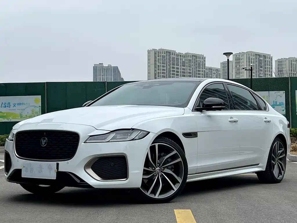 Jaguar XFL 2024 — фото 1