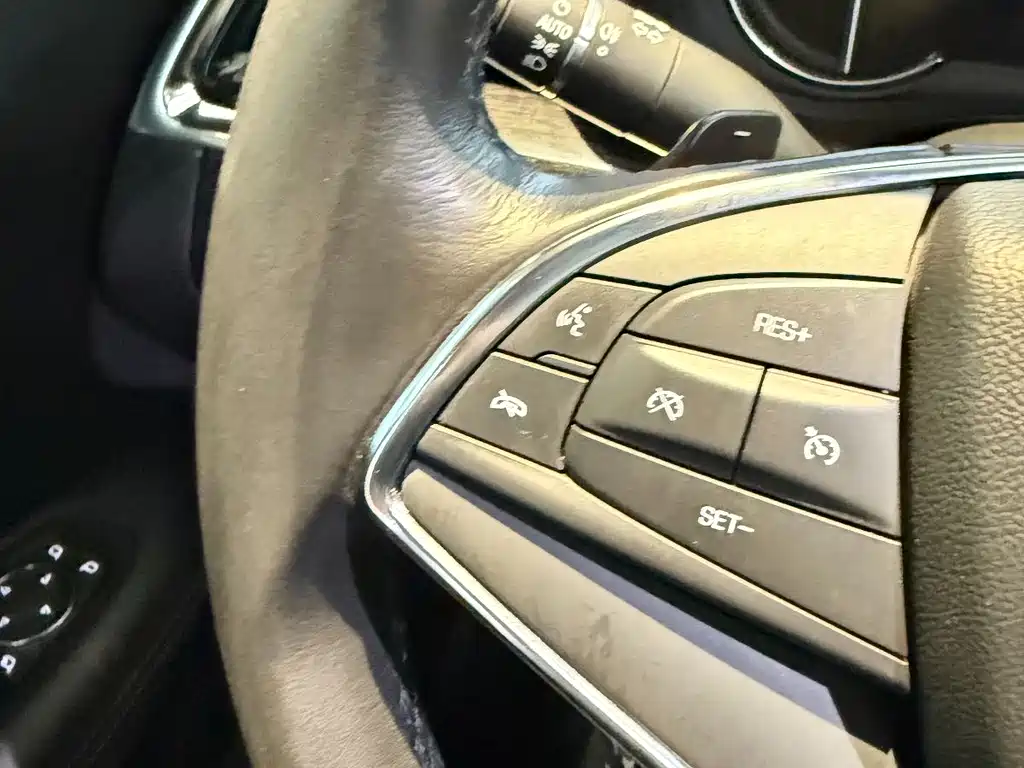 Cadillac XT5 2020 — фото 13