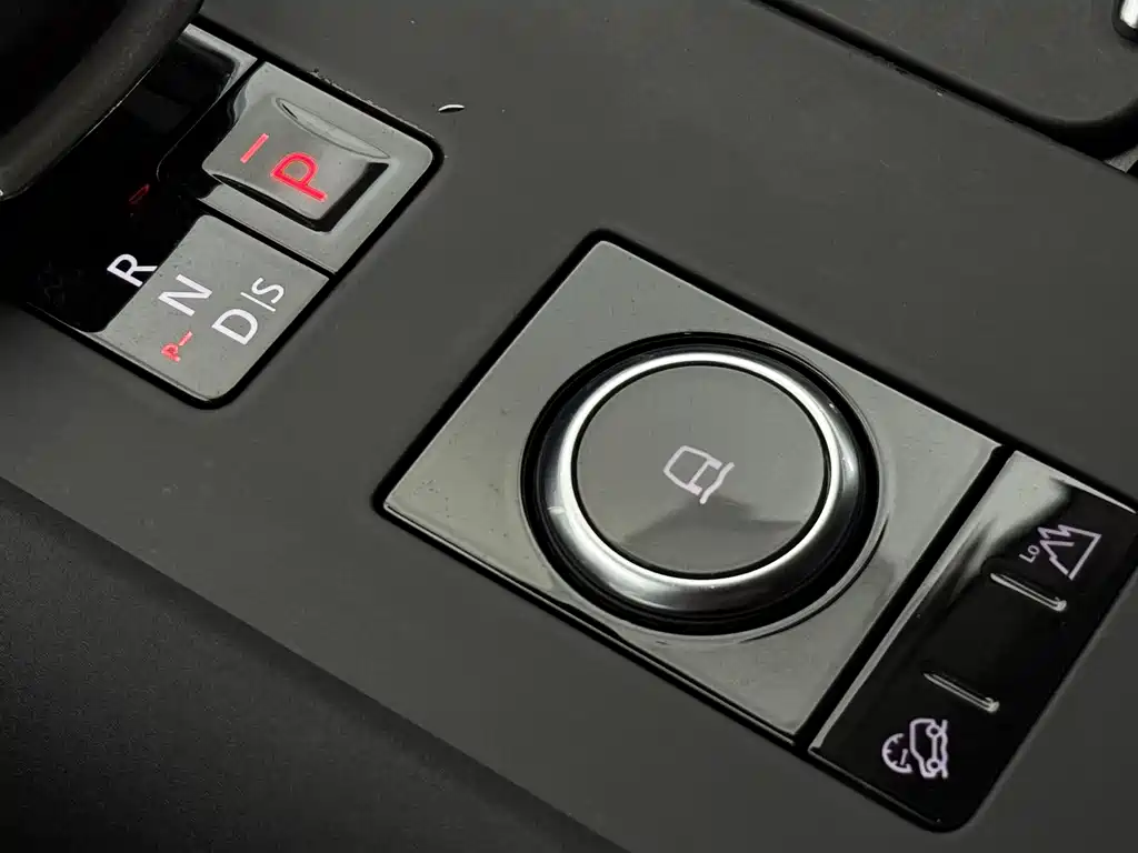 Land Rover Discovery 2021 — фото 12
