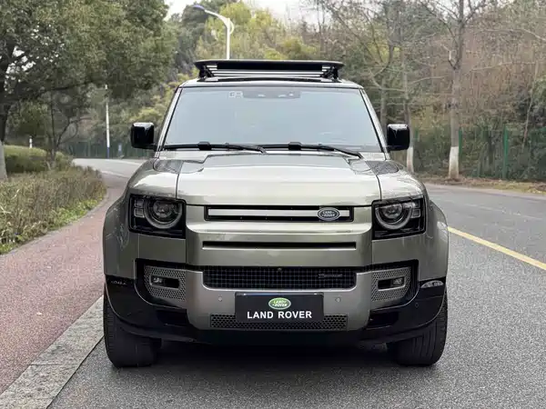 Land Rover Defender 2023
