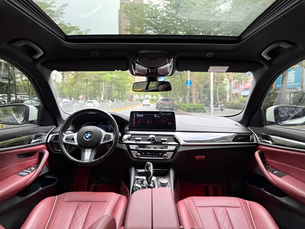 BMW 5 Series 2022 — фото 17