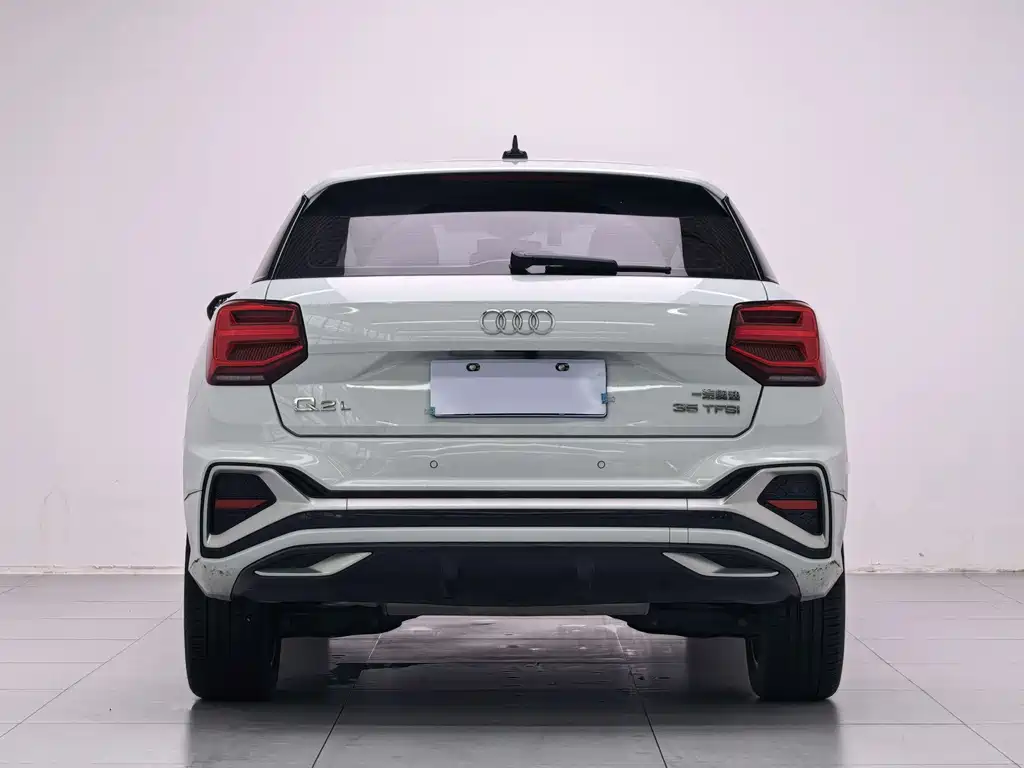 Audi Q2L 2022 — фото 6