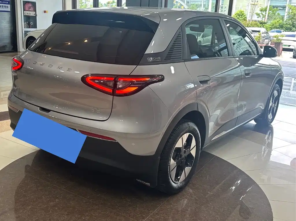 Geely Galaxy Starwish 2025 — фото 13