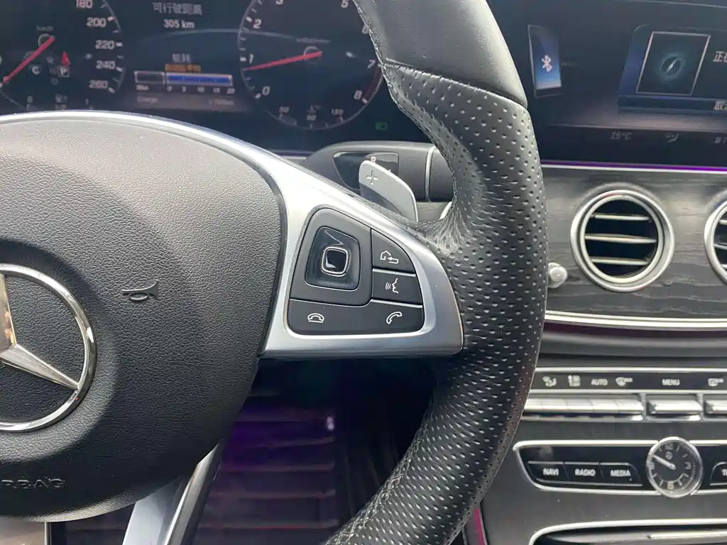 Mercedes-Benz E-Class 2018 — фото 25