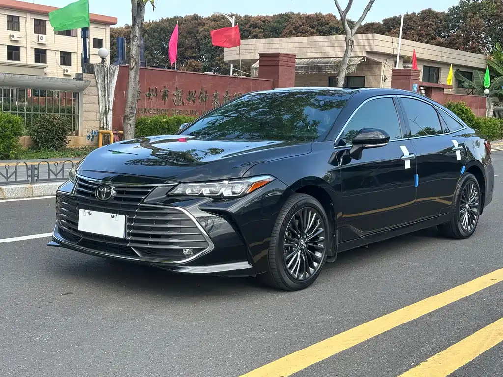 Toyota Avalon 2021 — фото 1