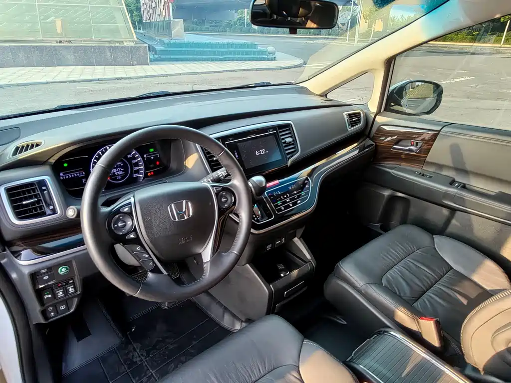 Honda Odyssey 2019 — фото 16