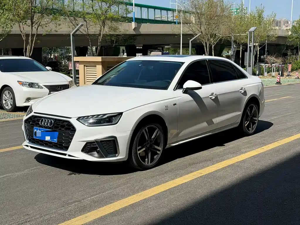Audi A4L 2020 — фото 1