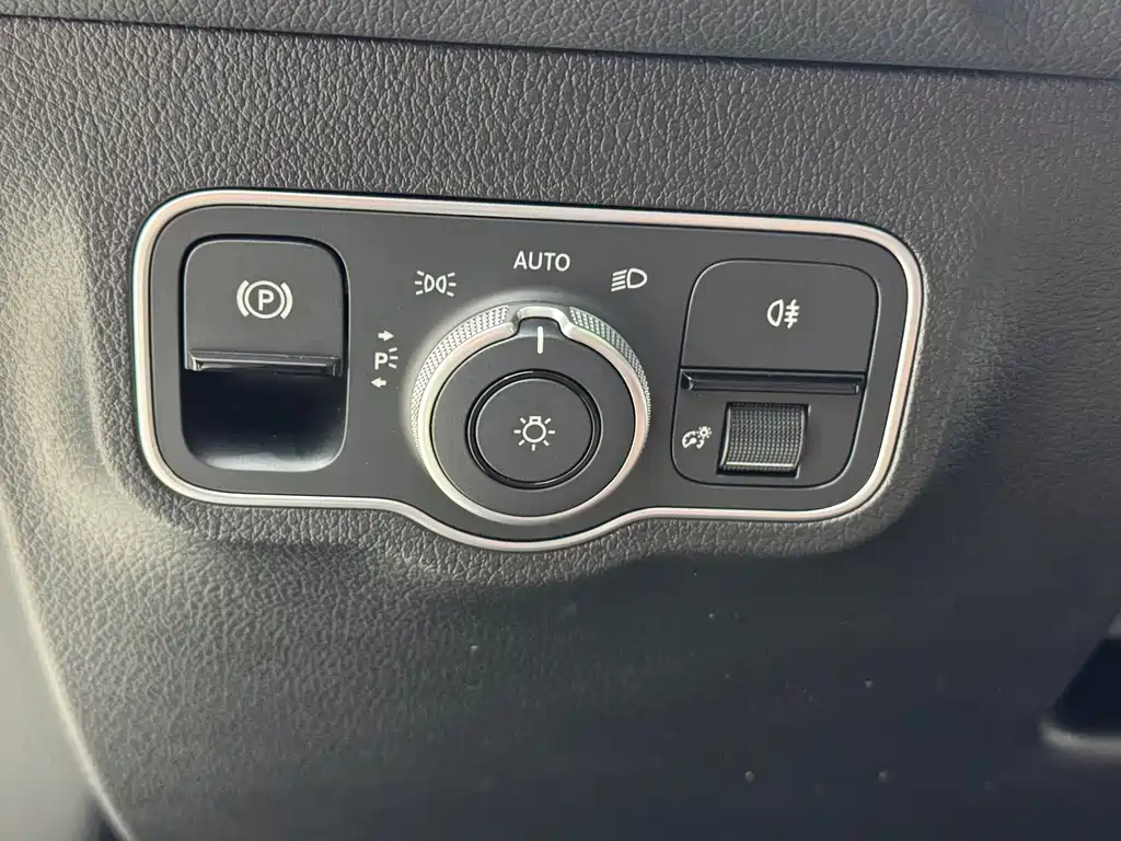 Mercedes-Benz GLB 2023 — фото 20
