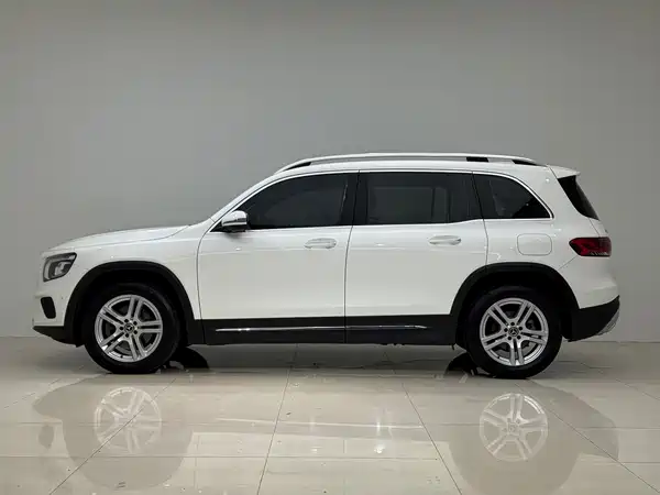Mercedes-Benz GLB 2023