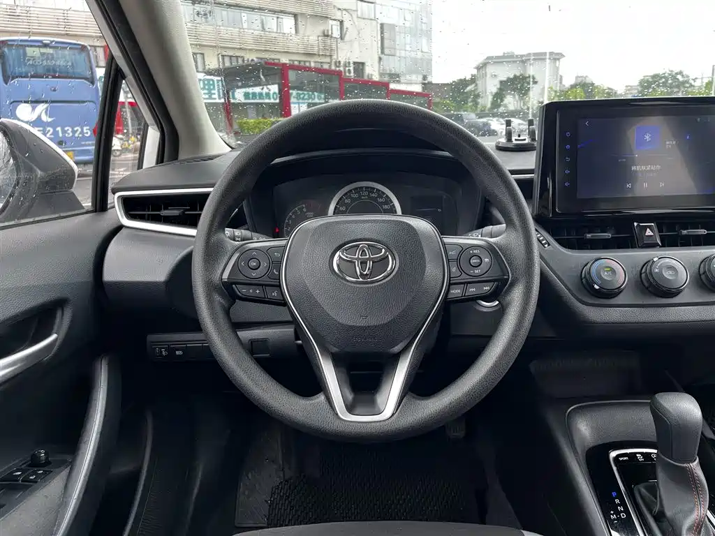 Toyota Corolla 2024 — фото 11