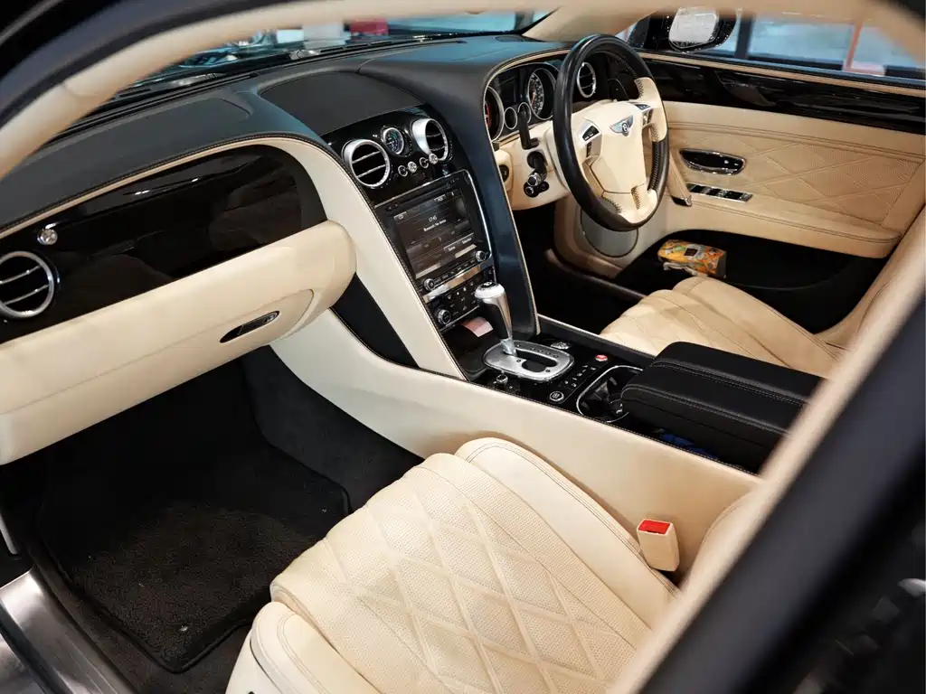 Bentley Flying Spur 2014 — фото 13