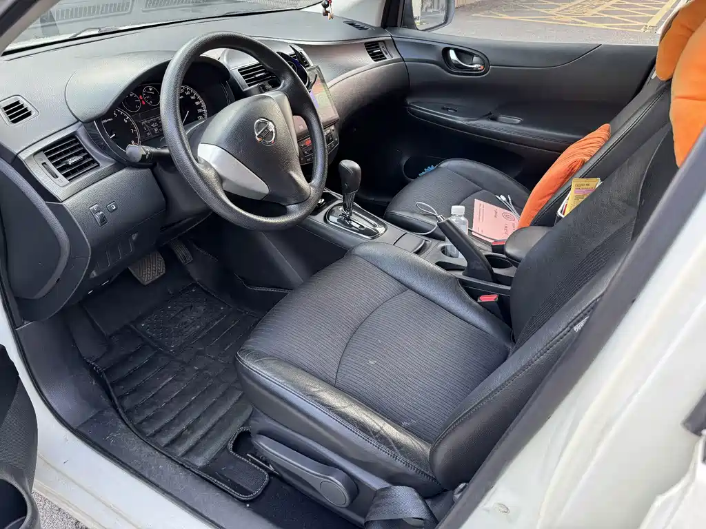 Nissan Tiida 2014