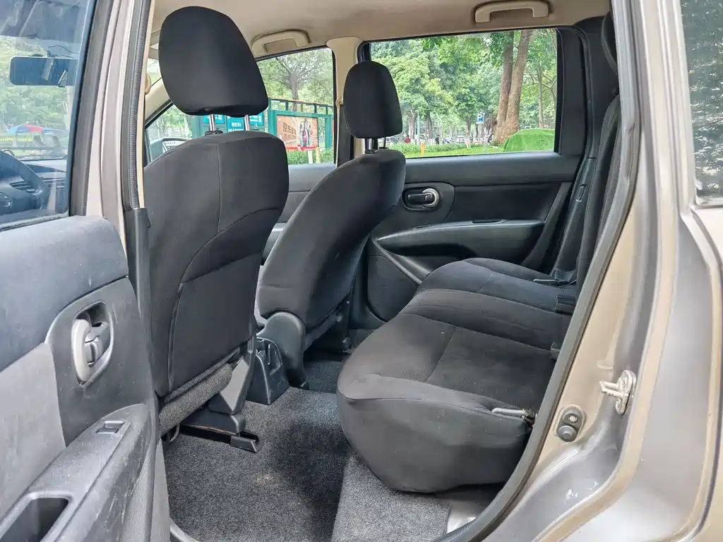 Nissan Livina 2015 — фото 12