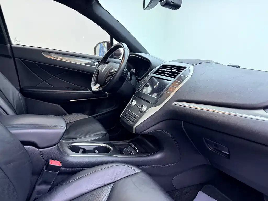 Lincoln MKC 2018 — фото 15