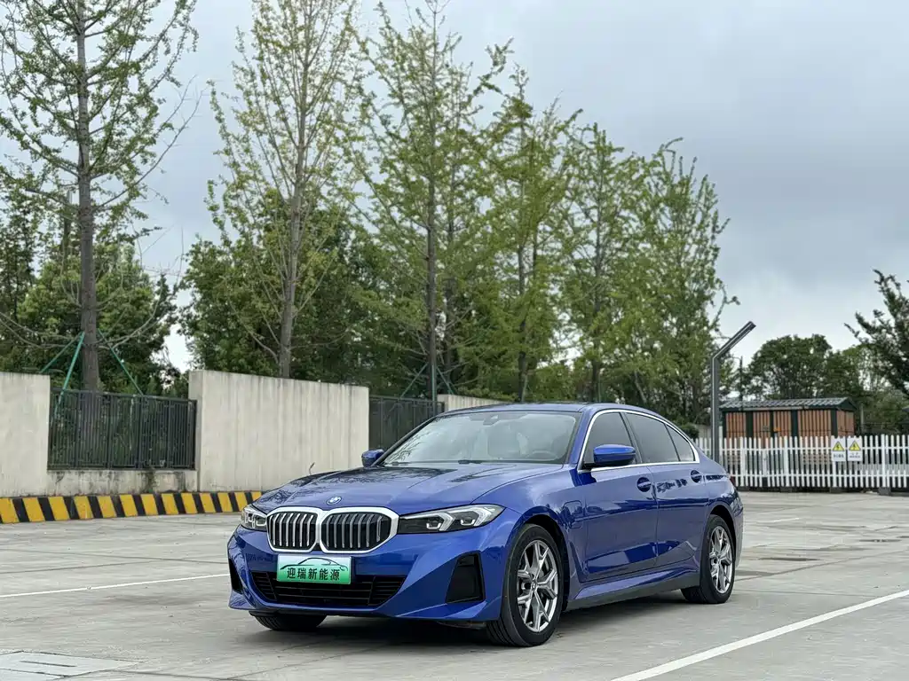 BMW i3 2022 — фото 1