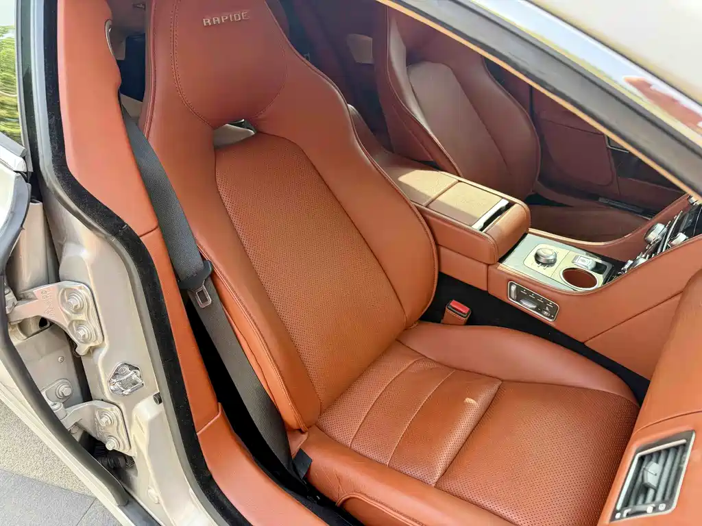 Aston Martin Rapide 2012 — фото 12