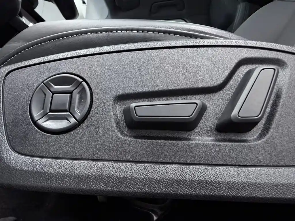 Audi A3 2023 — фото 15