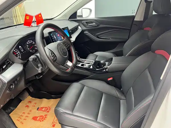 MG MG5 2023