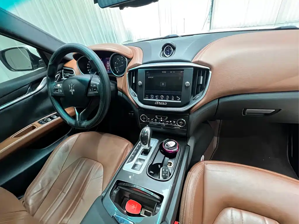 Maserati Ghibli 2015 — фото 21